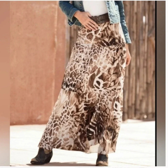 Boston Proper Animal Print Maxi Skirt Size 6 Flowy Breezy Tiered Boho Casual - Picture 1 of 10